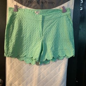 18W Crown & Ivy shorts